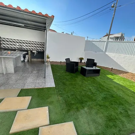 Casa Na Da Caparica Com Espaco Exterior